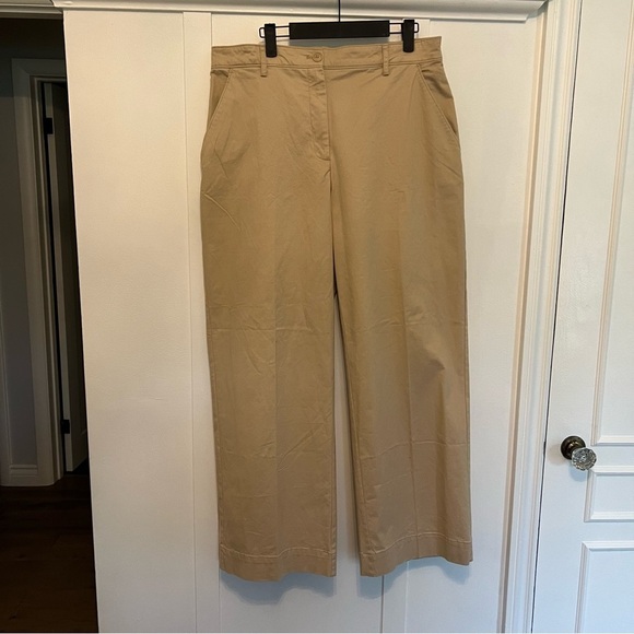 NWT - Women’s Abercrombie and Fitch Khaki Straight Leg Trousers - Size 32 - Picture 2 of 9
